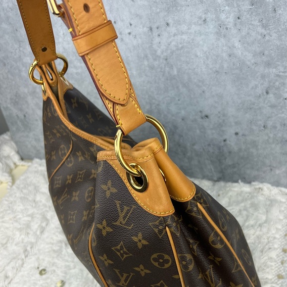 🌵Louis Vuitton Galliera PM Monogram🌵 - Picture 9 of 16